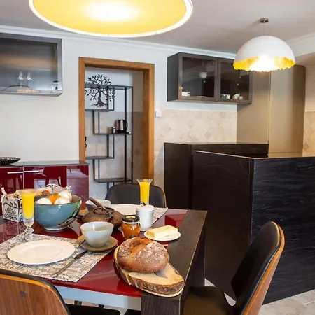 Daire Elegant Vacations In Chateau-d'Oex